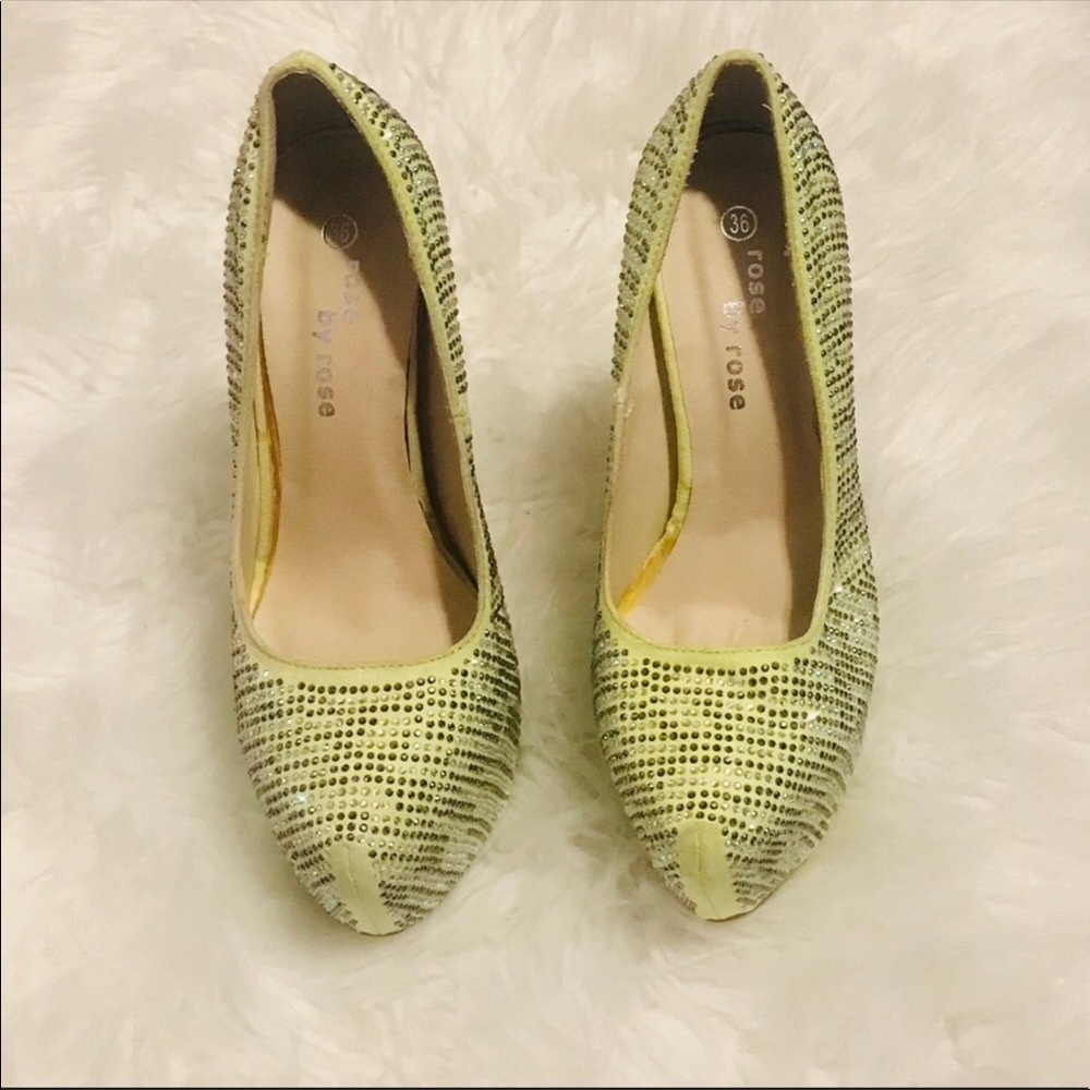 🆕 ROSE BY ROSE Yellow High Heels ⭐️ - Picture 3 of 3